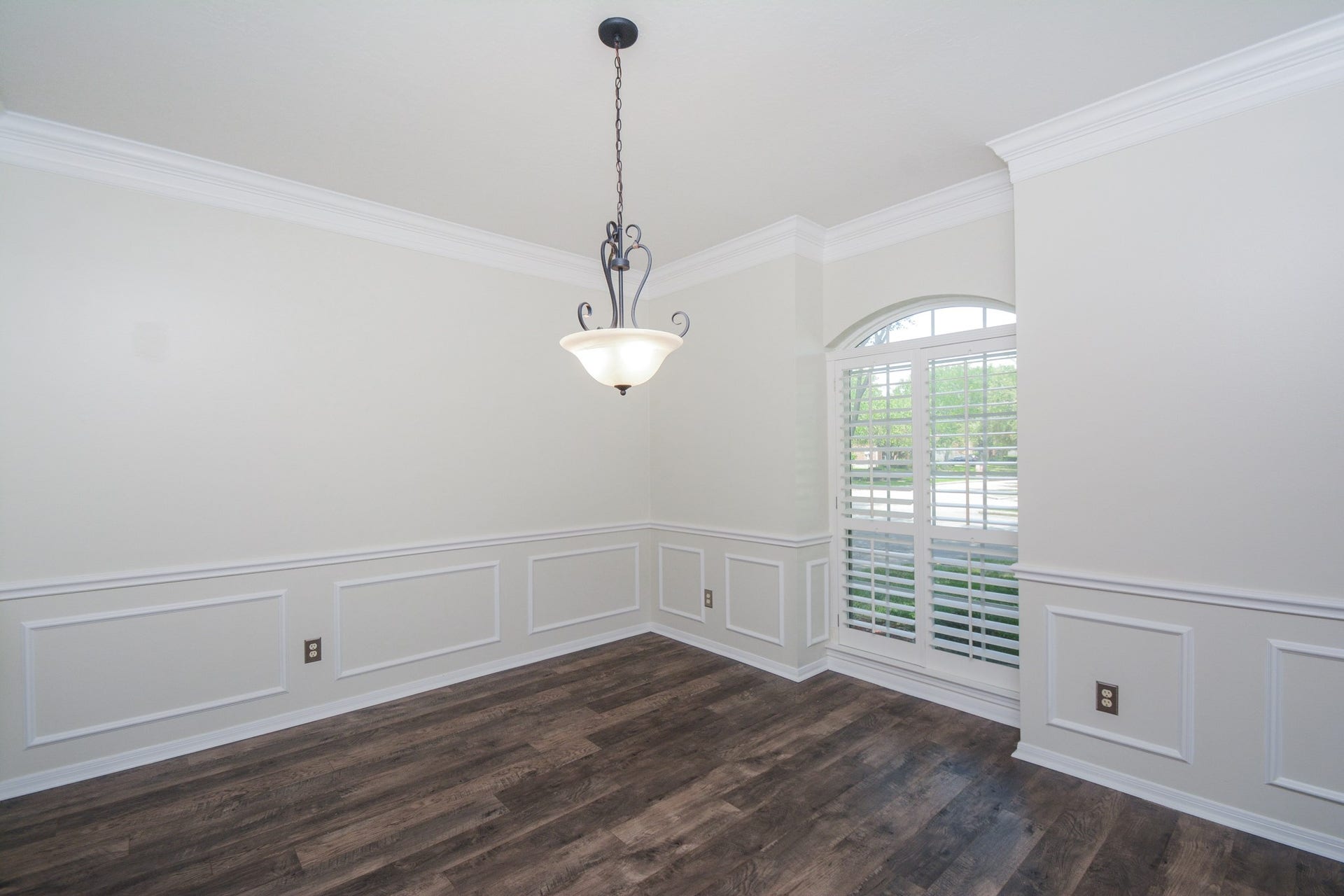 705 Eagle Lakes Drive, Friendswood, TX 77546 Formal Dining!