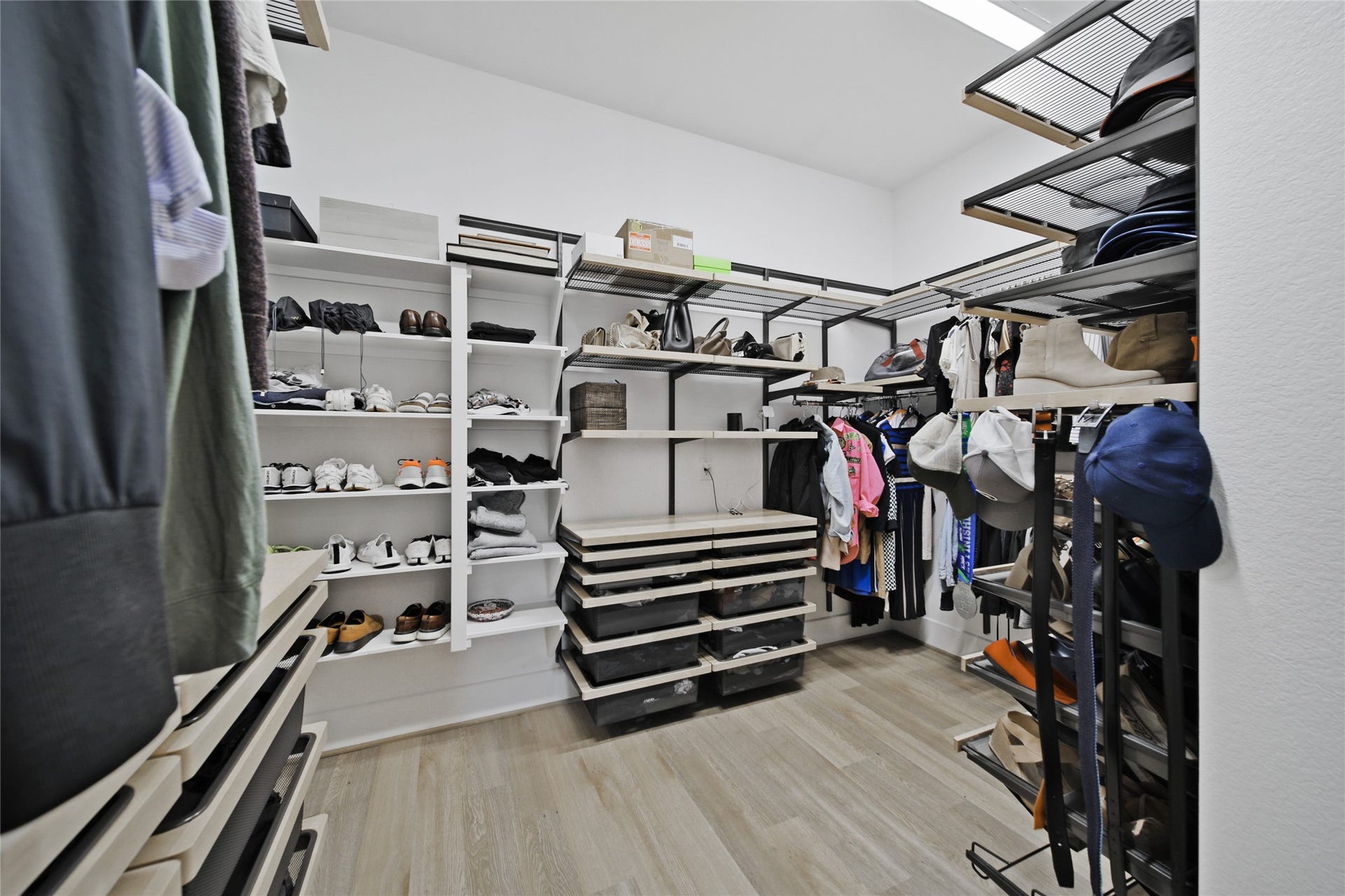 6 Gentle Branch Place, Tomball, TX 77375 Primary Closet