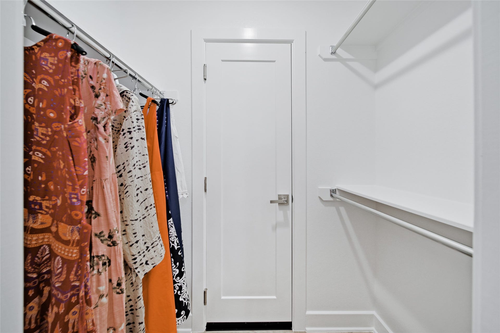 6 Gentle Branch Place, Tomball, TX 77375 Walk-in 4. Extra Storage pass the door.
