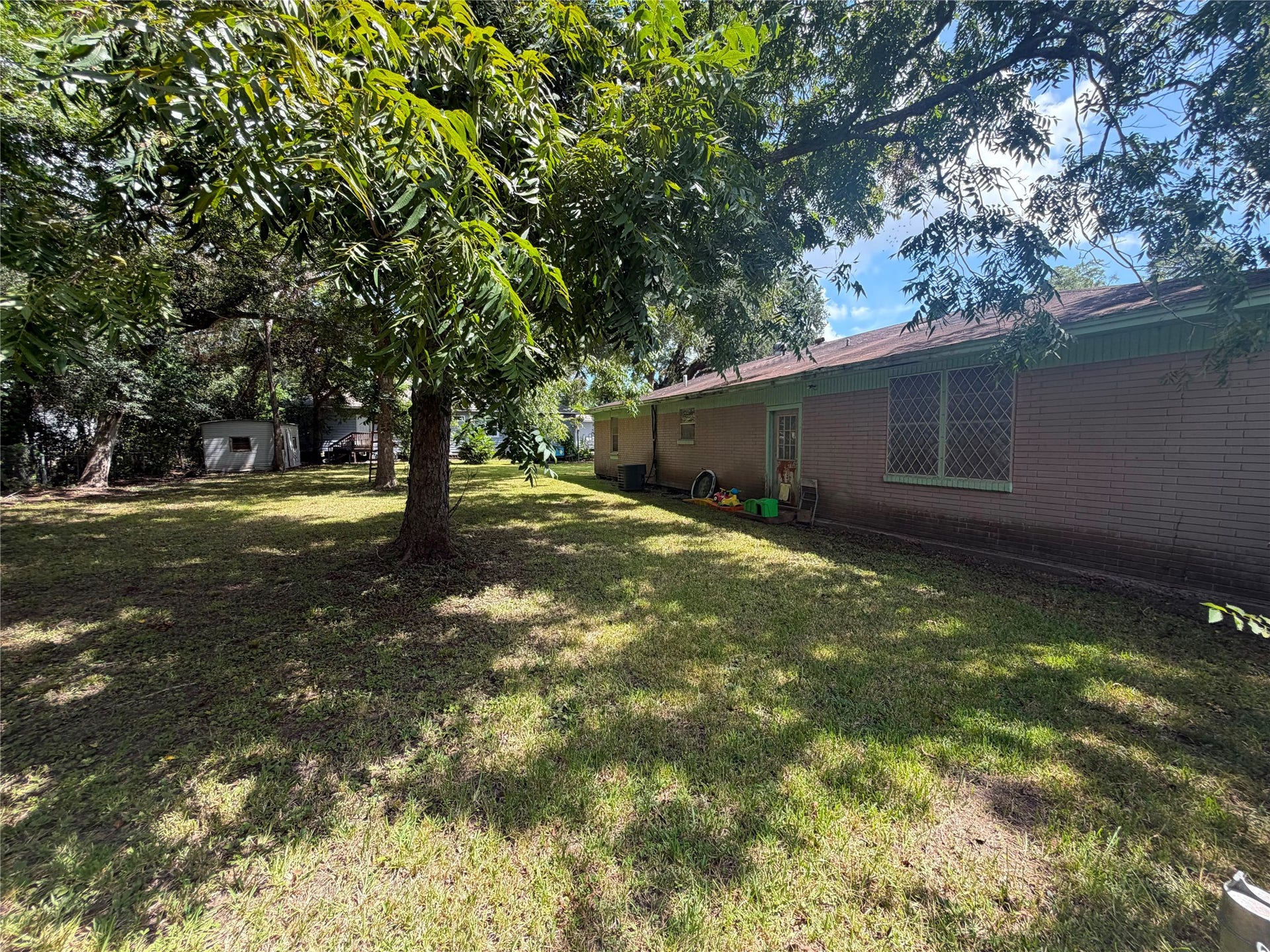 1714 W Sealy Street, Alvin, TX 77511