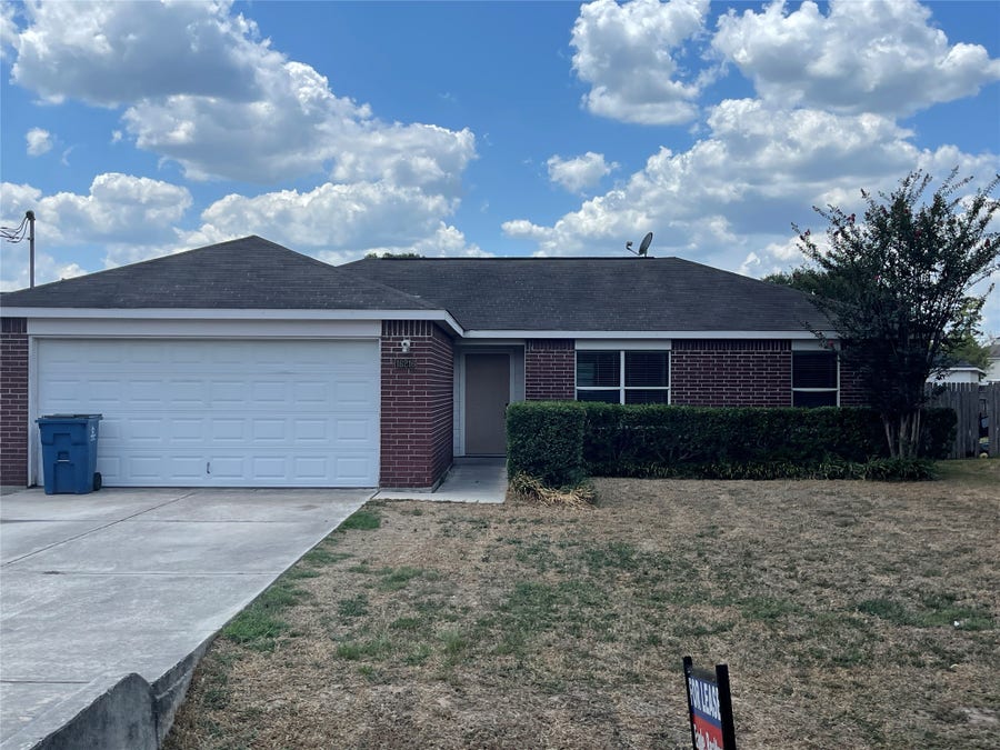 Property photo for 16216 Setting Sun Court, Conroe, TX