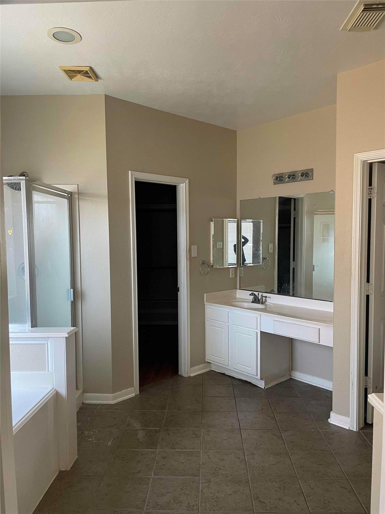 5720 Meadow Breeze Lane, Rosharon, TX 77583 5720 Meadow Breeze Lane, Rosharon, TX 77583