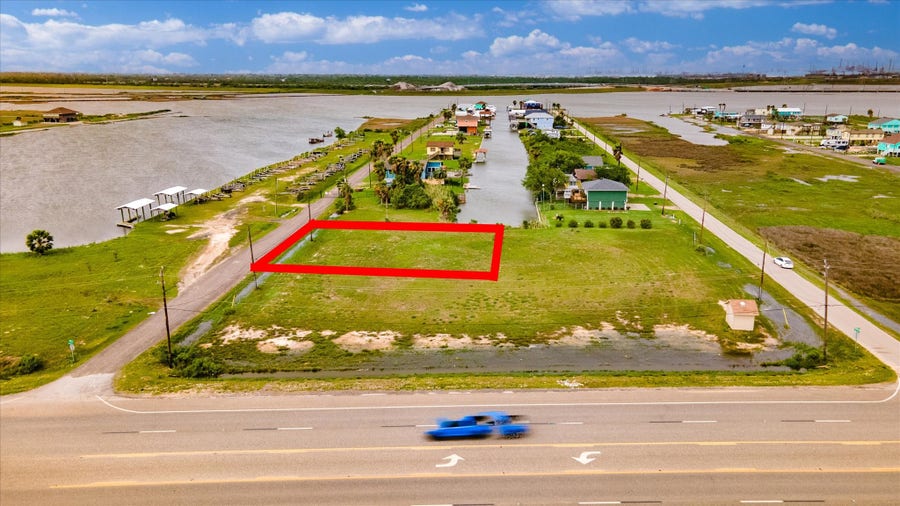 Property photo for 39 & 40 Beau Rue, Hitchcock, TX