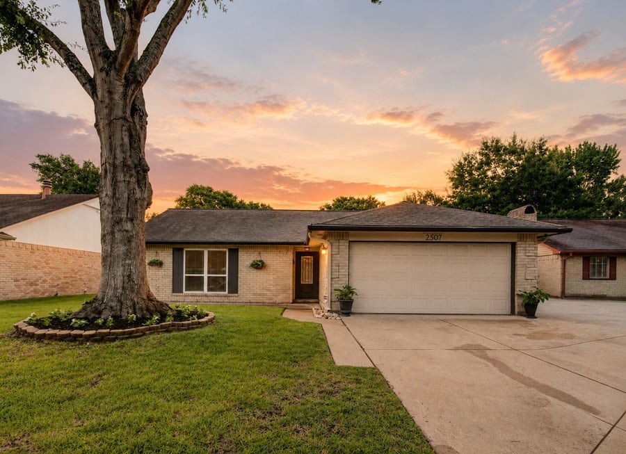 Property photo for 2507 Maple Tree Court, Stafford, TX