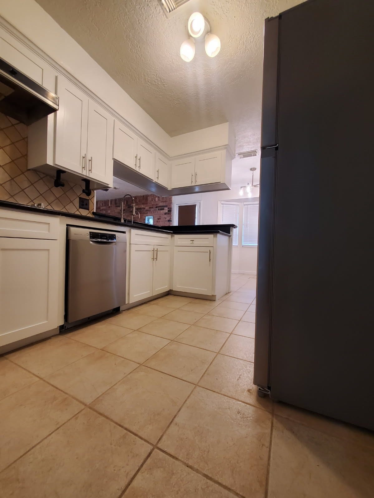 2010 S Palm Court, Pasadena, TX 77502 2010 S Palm Court, Pasadena, TX 77502