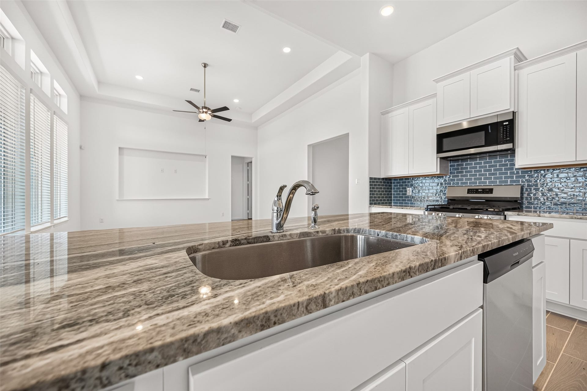 1056 Apple Ridge Road, Magnolia, TX 77355