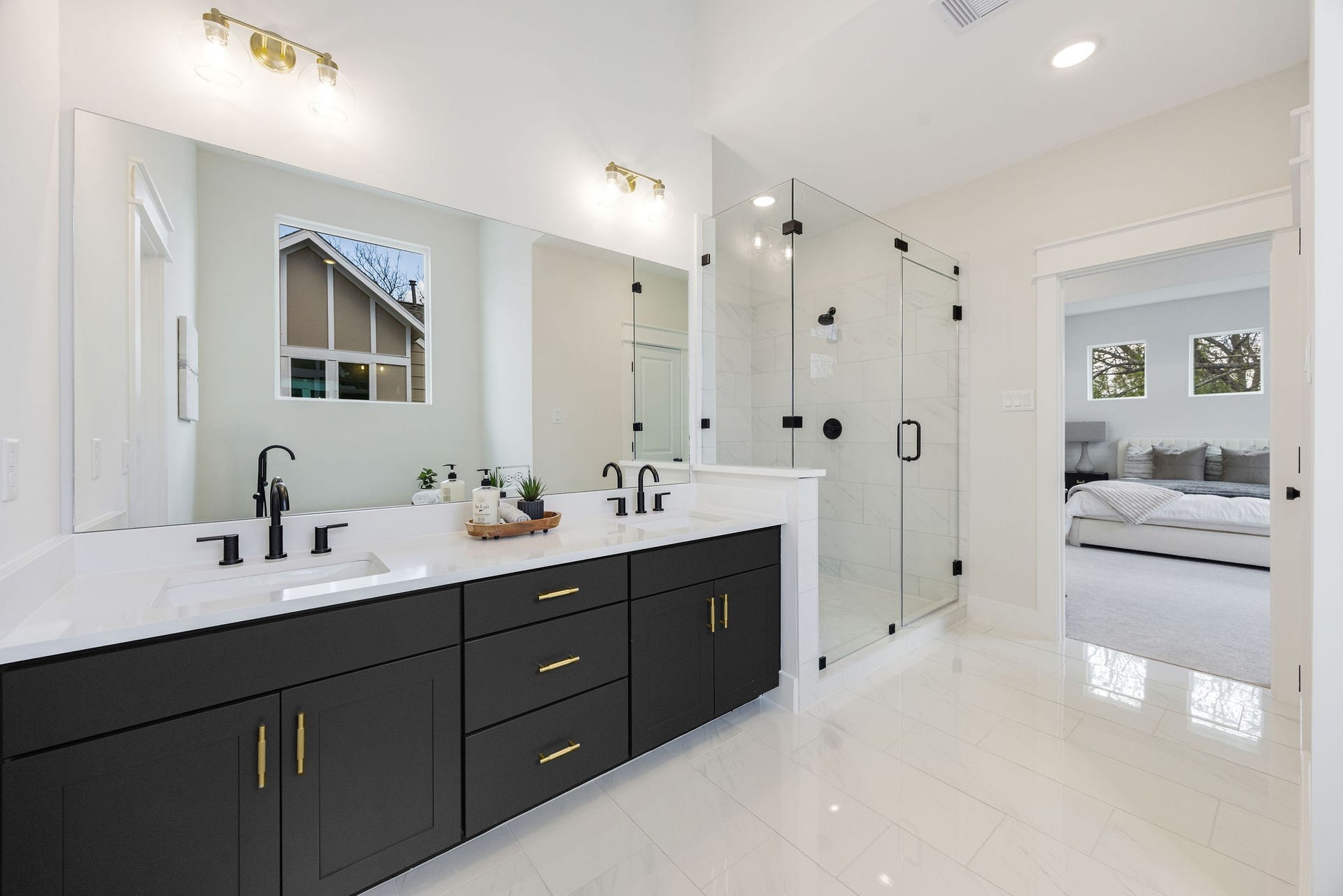 9311 Montridge Drive, Houston, TX 77080 Rare find!