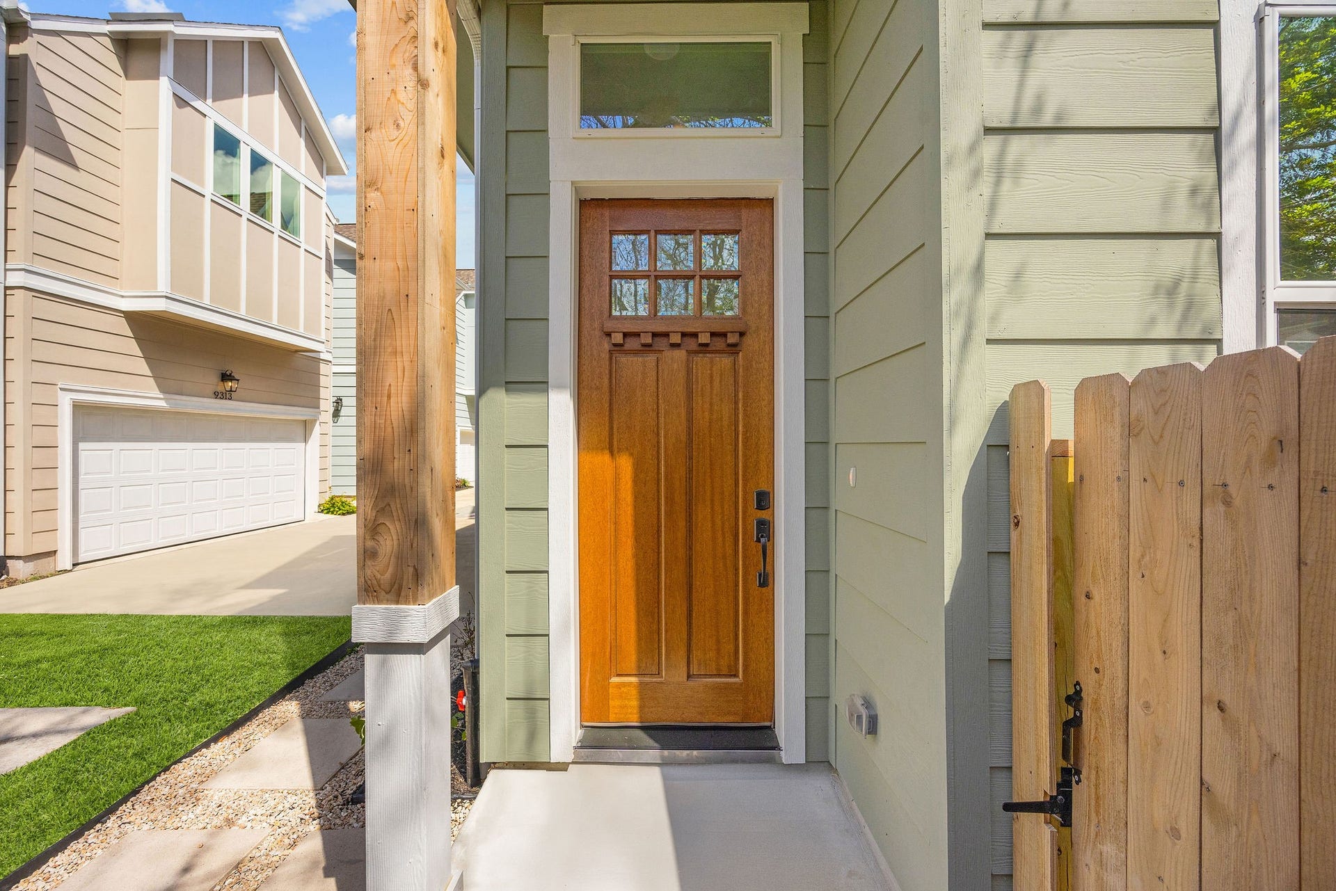 9311 Montridge Drive, Houston, TX 77080 Covered entryway into the home