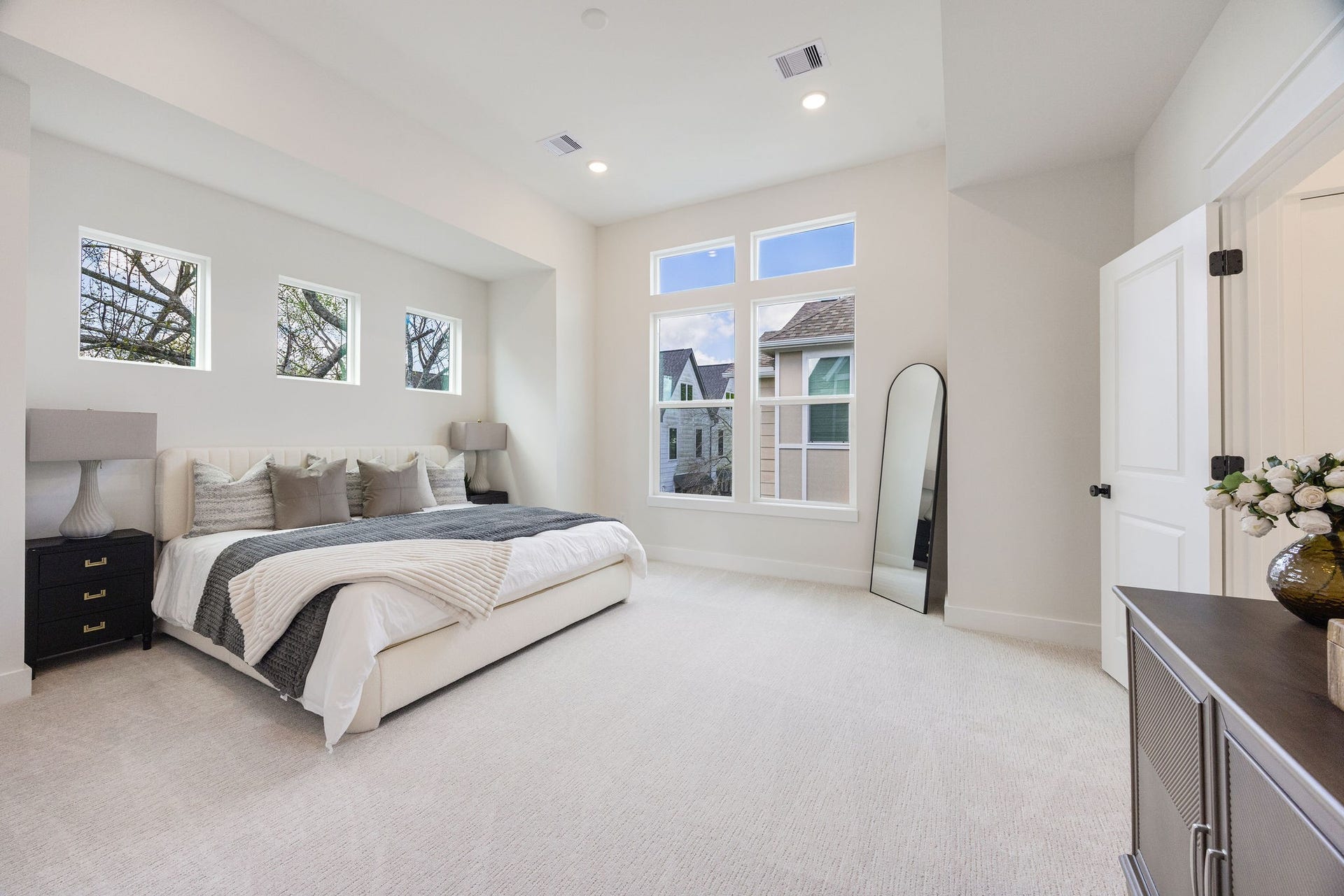 9311 Montridge Drive, Houston, TX 77080 Minutes from I-10 and right in the heart of spring branch