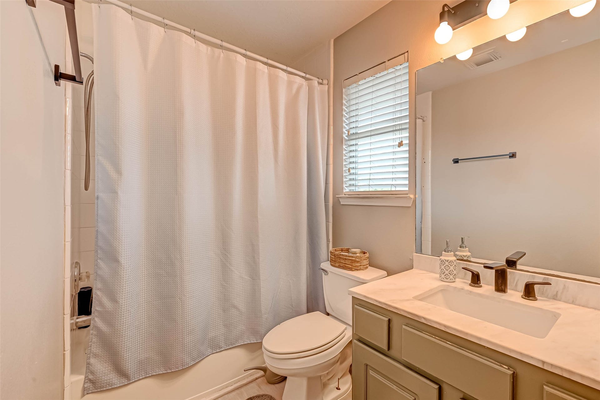 2015 Holly Glade Lane, Sugar Land, TX 77498 2015 Holly Glade Lane, Sugar Land, TX 77498
