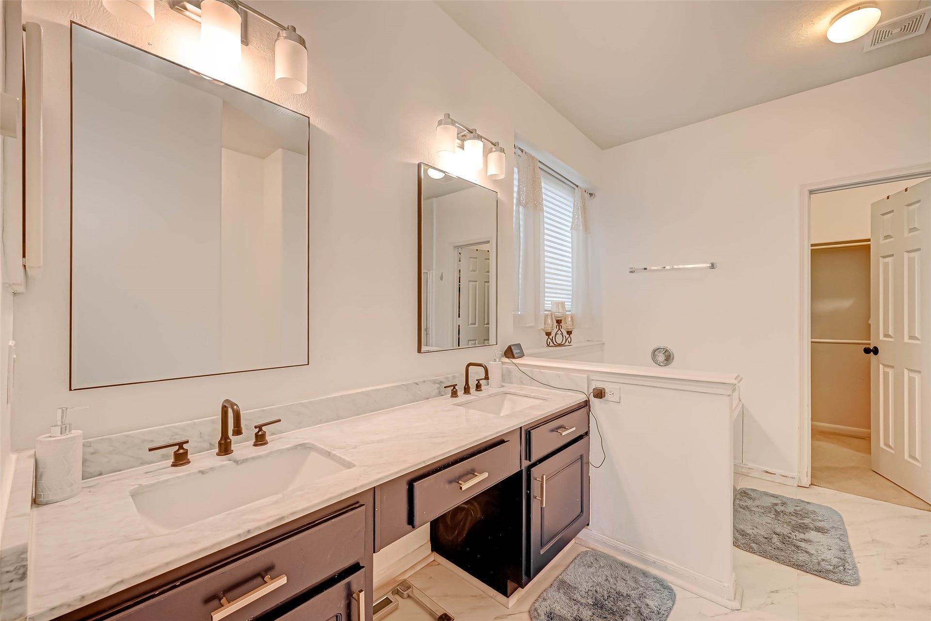 2015 Holly Glade Lane, Sugar Land, TX 77498 2015 Holly Glade Lane, Sugar Land, TX 77498