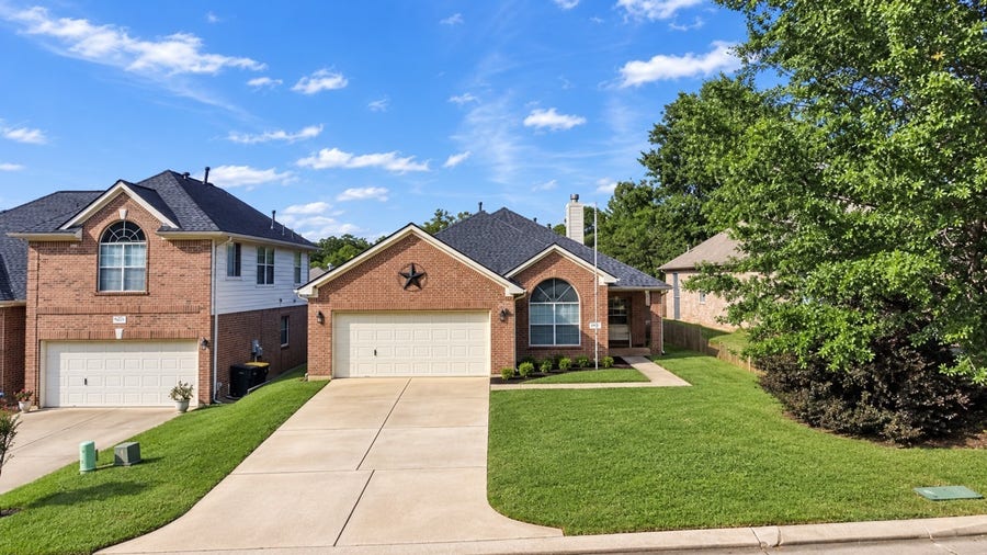 Property photo for 2310 Highland Crossing Drive, Conroe, TX