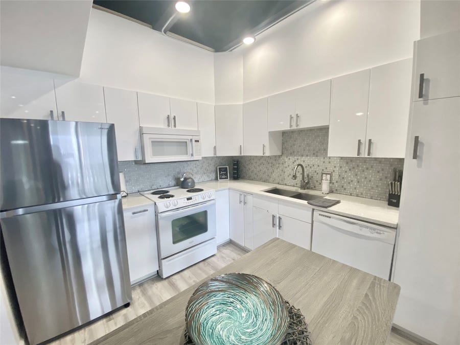 Property photo for 2016 Main Street, #1715, Houston, TX