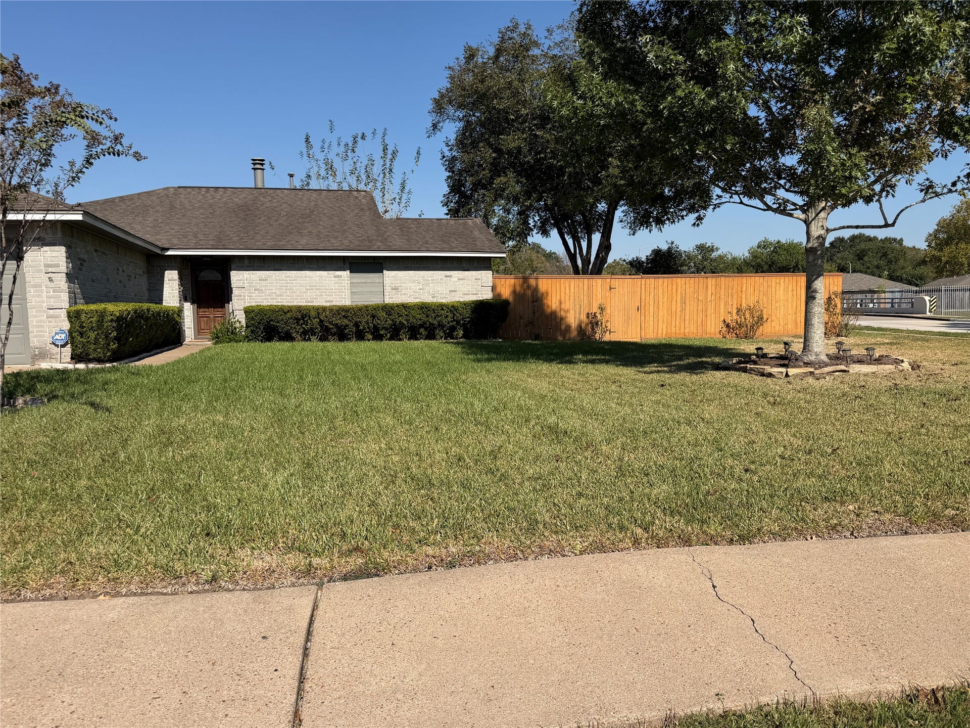 455 Oakdale Drive, Stafford, TX 77477 455 Oakdale Drive, Stafford, TX 77477