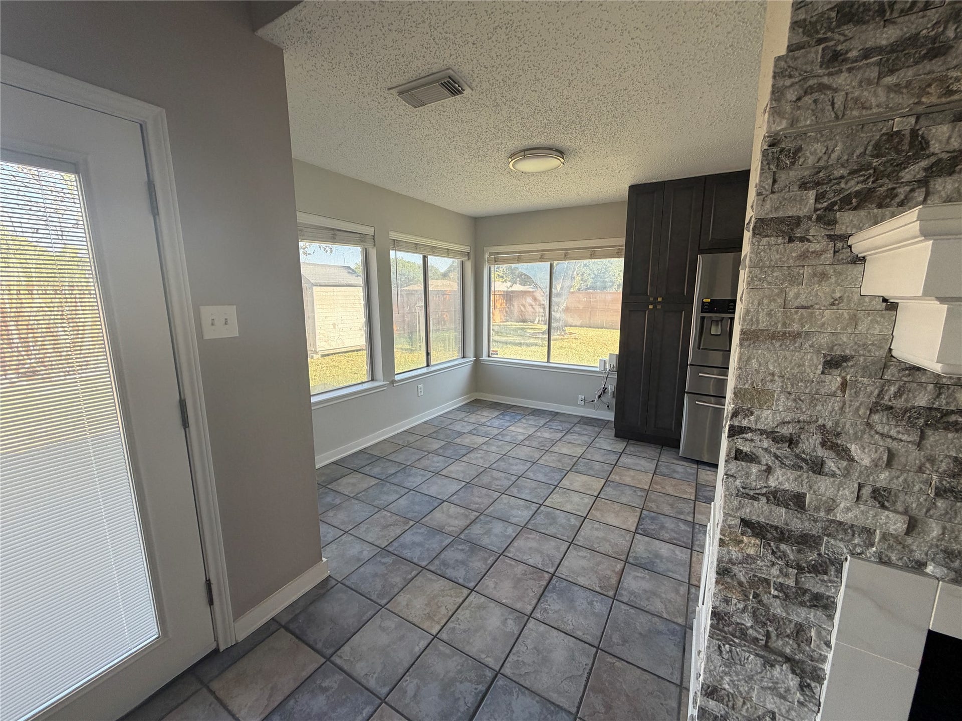 455 Oakdale Drive, Stafford, TX 77477 455 Oakdale Drive, Stafford, TX 77477