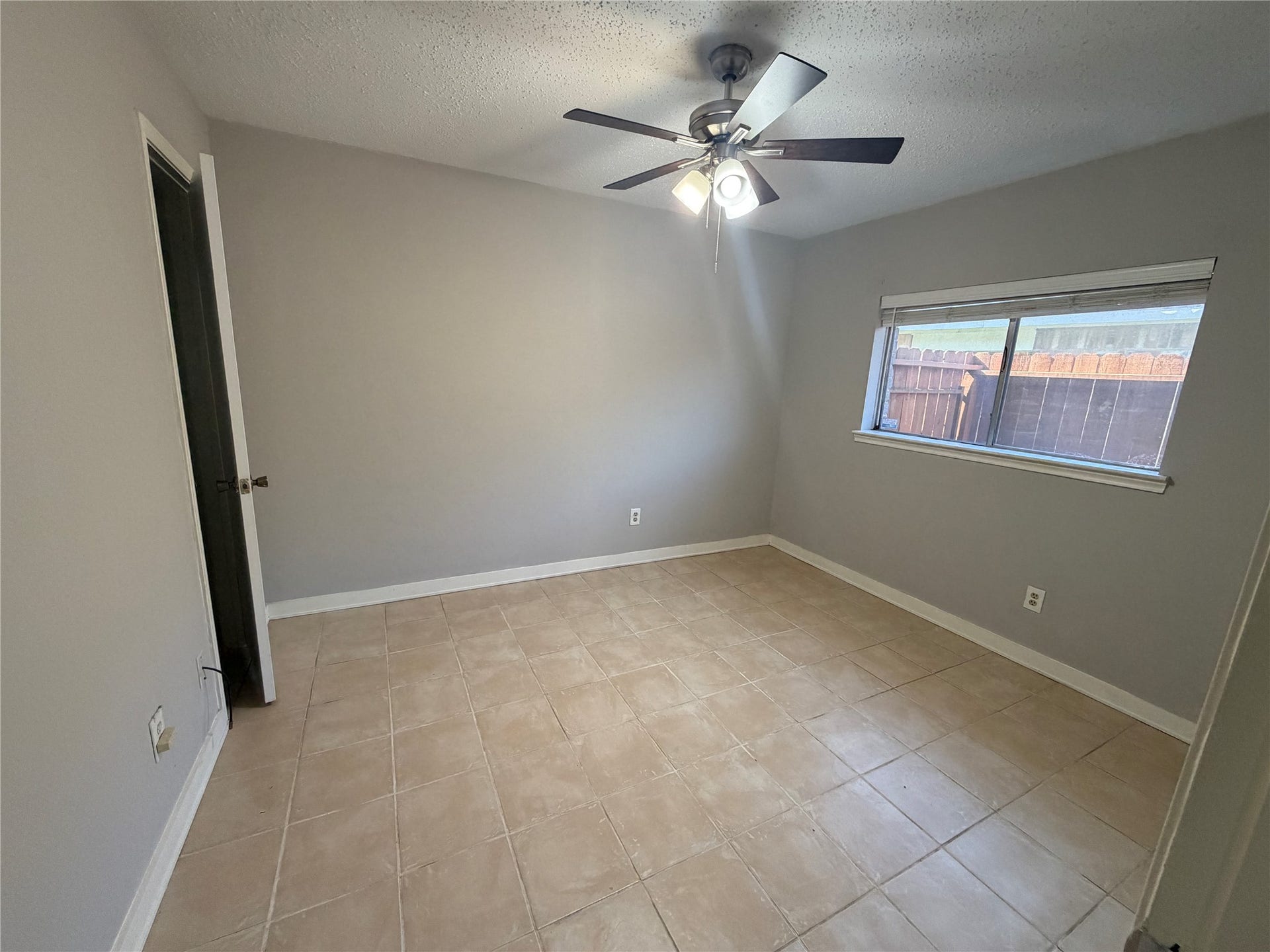 455 Oakdale Drive, Stafford, TX 77477 455 Oakdale Drive, Stafford, TX 77477