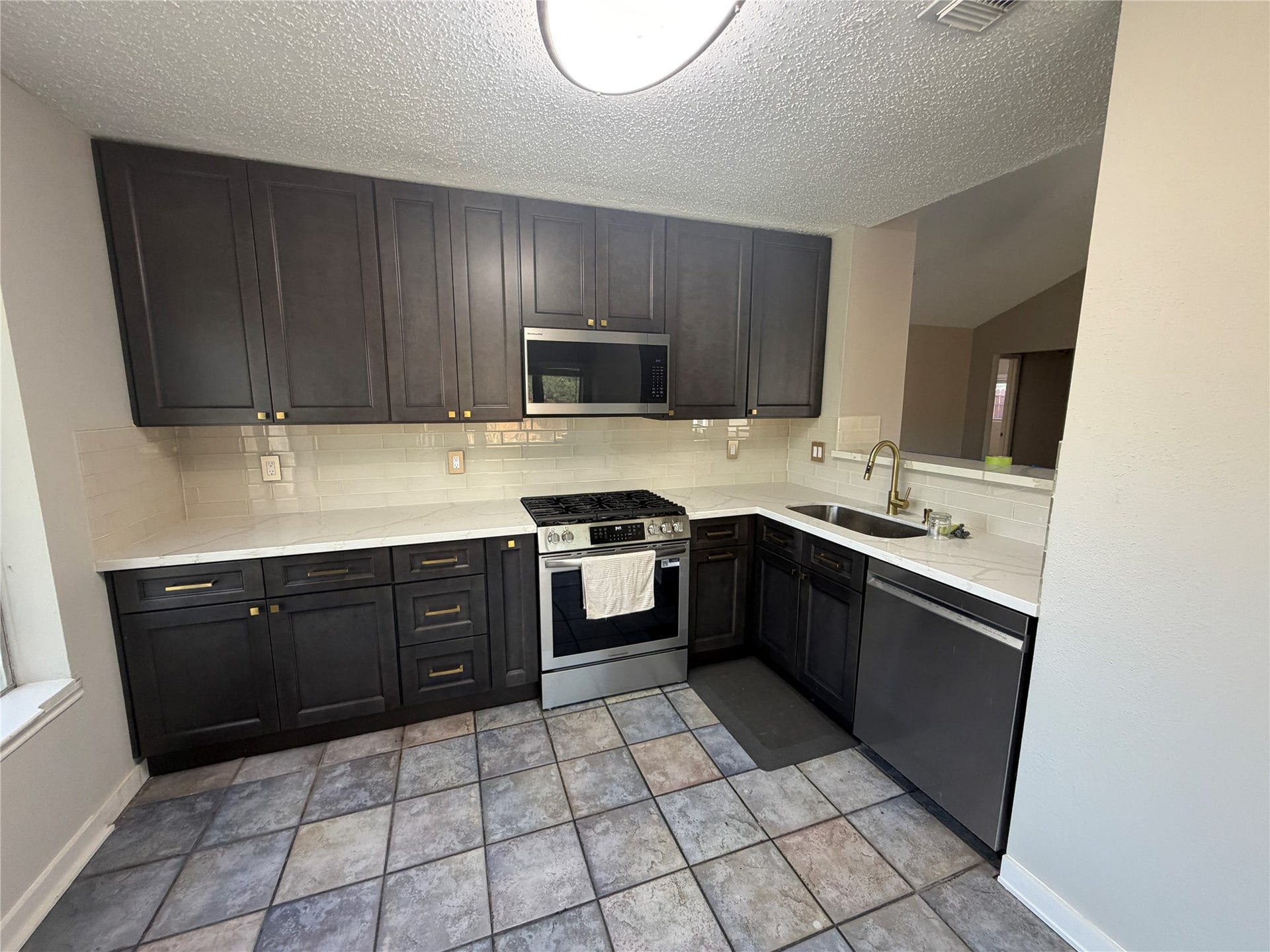 455 Oakdale Drive, Stafford, TX 77477 455 Oakdale Drive, Stafford, TX 77477