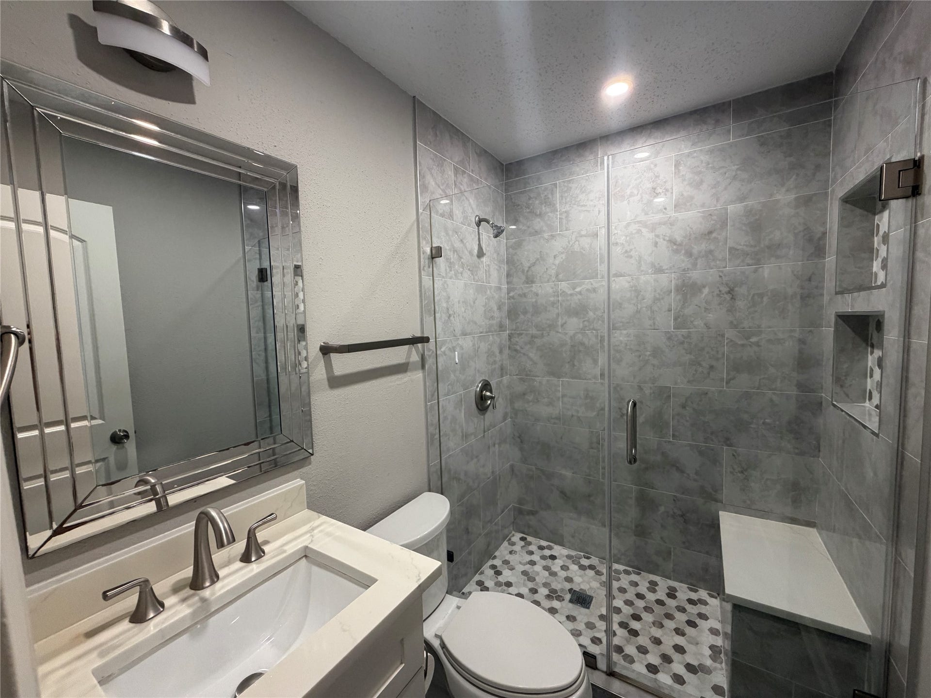 455 Oakdale Drive, Stafford, TX 77477 455 Oakdale Drive, Stafford, TX 77477