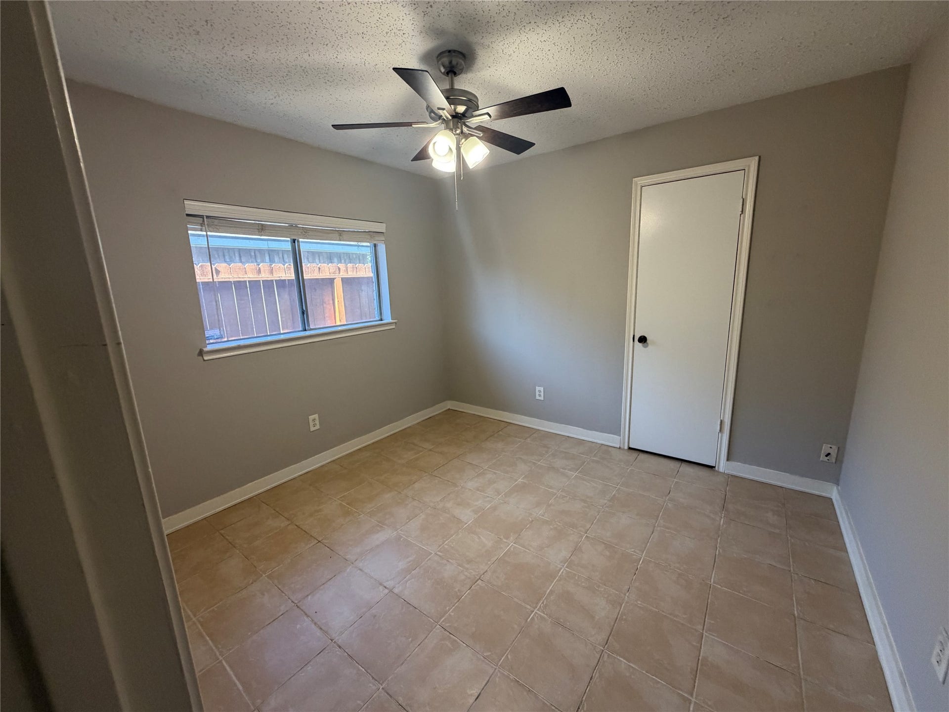 455 Oakdale Drive, Stafford, TX 77477 455 Oakdale Drive, Stafford, TX 77477