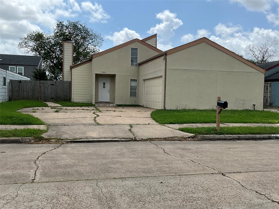 Property photo for 11111 Petworth Drive, Houston, TX