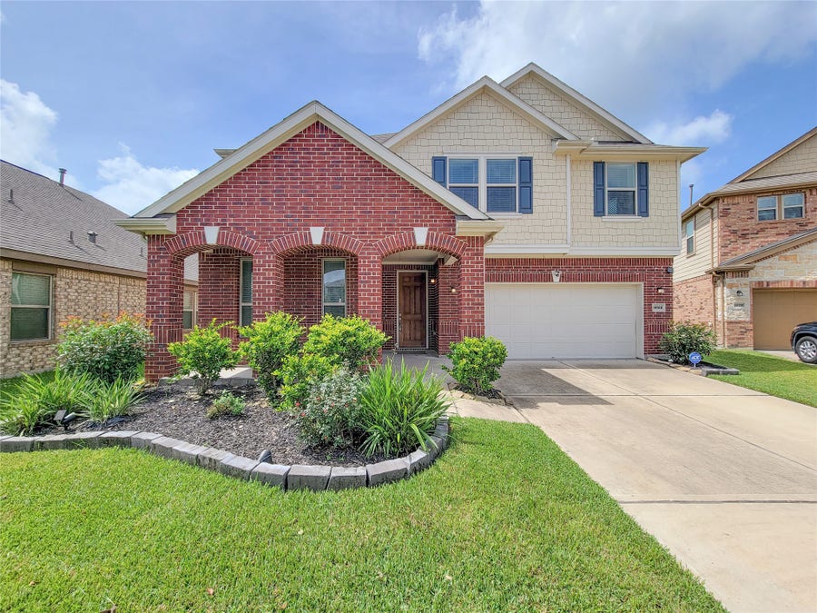 Property photo for 14108 Wedgewood Lakes Court, Pearland, TX