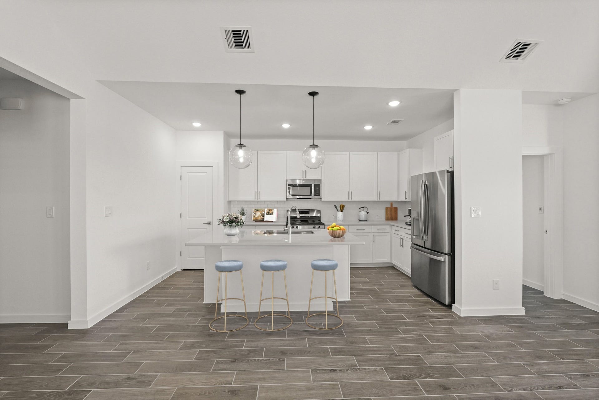 2911 Silver Frost Street, Angleton, TX 77515 Chef-worthy kitchen (*Photo not of actual home and used for illustration purposes only.)