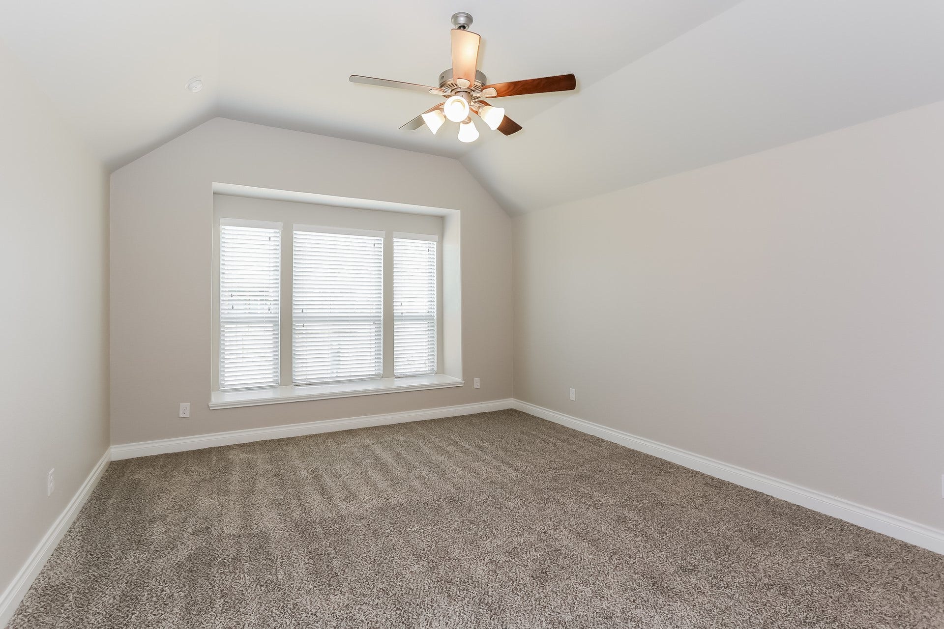122 S Carson Cub Court, Montgomery, TX 77316 122 S Carson Cub Court, Montgomery, TX 77316