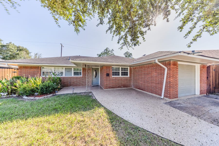 Property photo for 5117 Nina Lee Lane, Houston, TX
