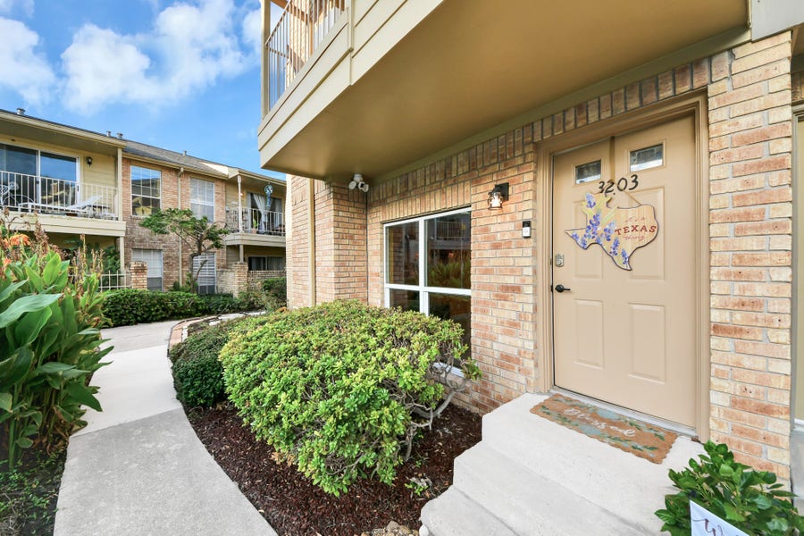 Property photo for 11201 Lynbrook Drive, #3203, Houston, TX
