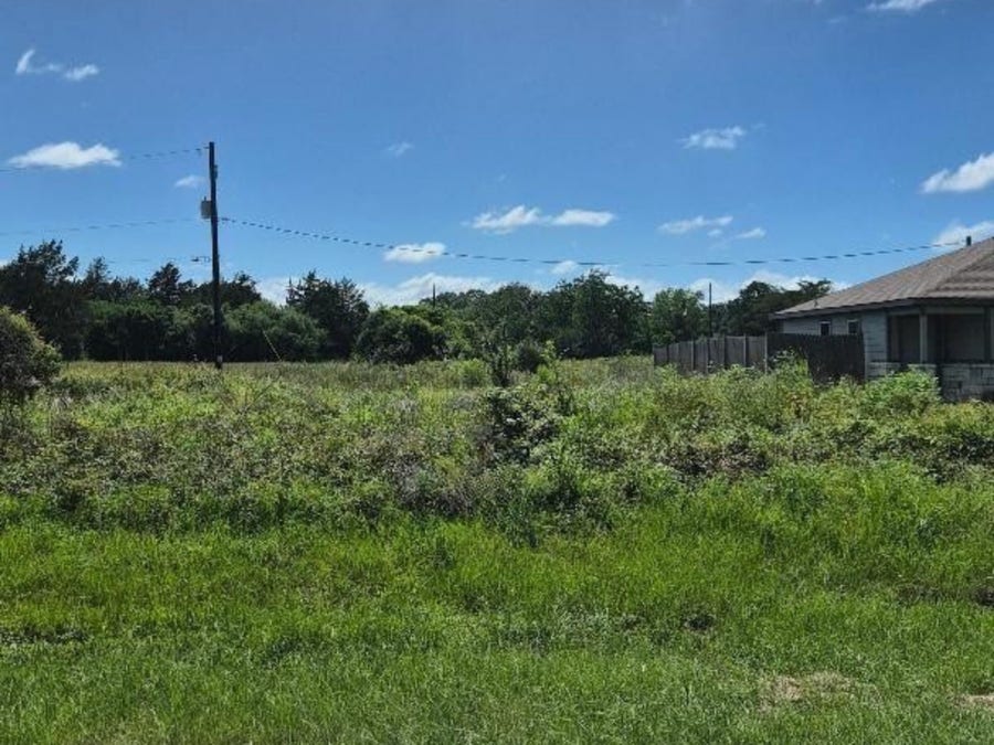 Property photo for Lot 10 BLK 417 Cemetery Road, Hempstead, TX