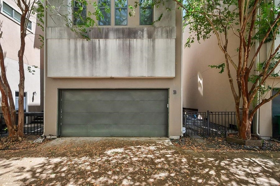 Property photo for 1121 W 17th Street, #B, Houston, TX