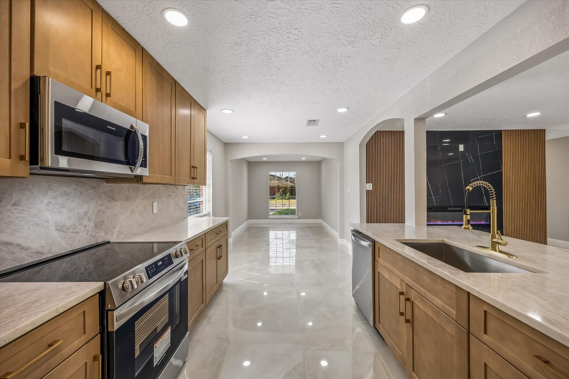 11027 Sagehill Drive, Houston, TX 77089 11027 Sagehill Drive, Houston, TX 77089