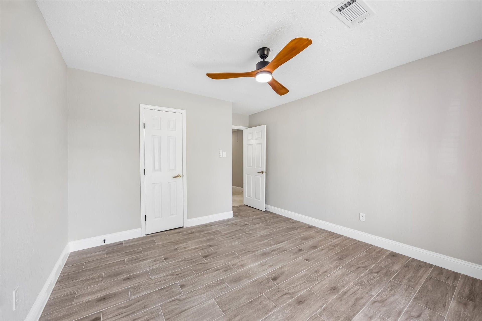 11027 Sagehill Drive, Houston, TX 77089 11027 Sagehill Drive, Houston, TX 77089
