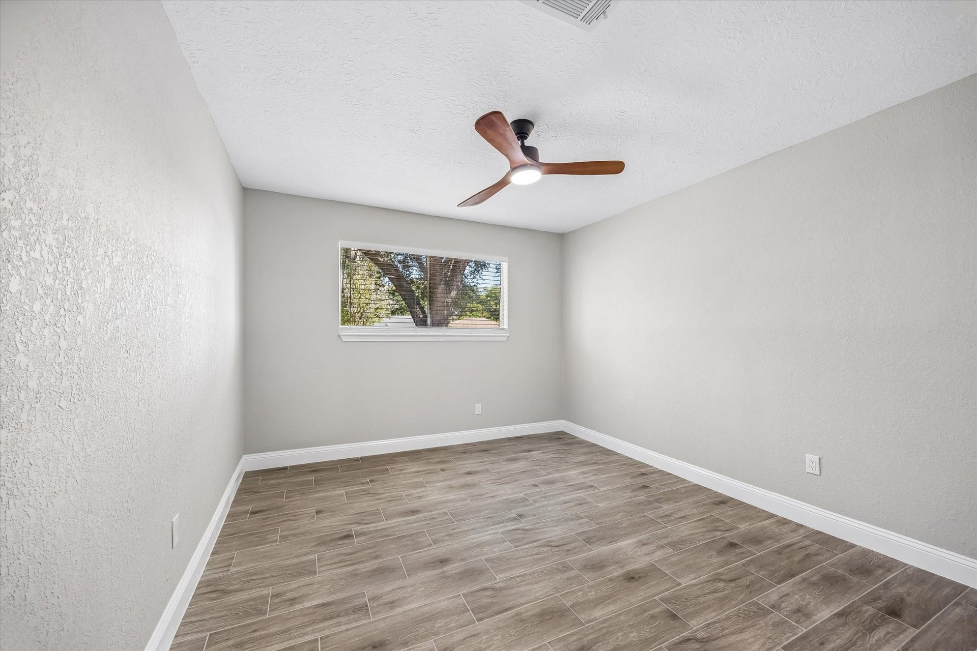 11027 Sagehill Drive, Houston, TX 77089 11027 Sagehill Drive, Houston, TX 77089