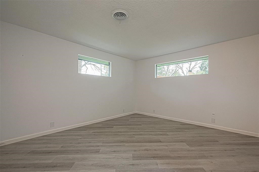1209 Pine Street, Alvin, TX 77511