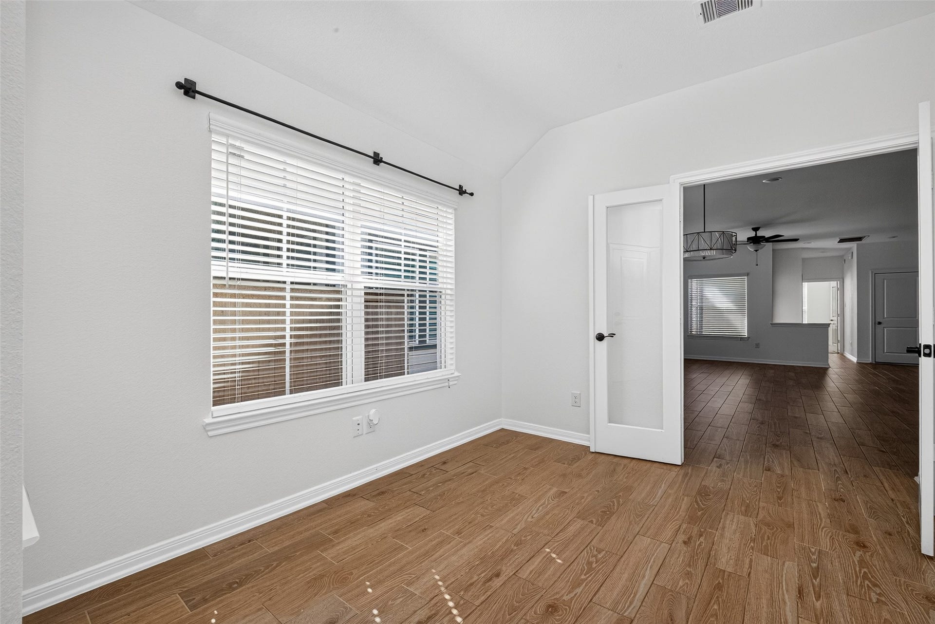 146 W Coralburst Loop, Montgomery, TX 77316 Office/study area