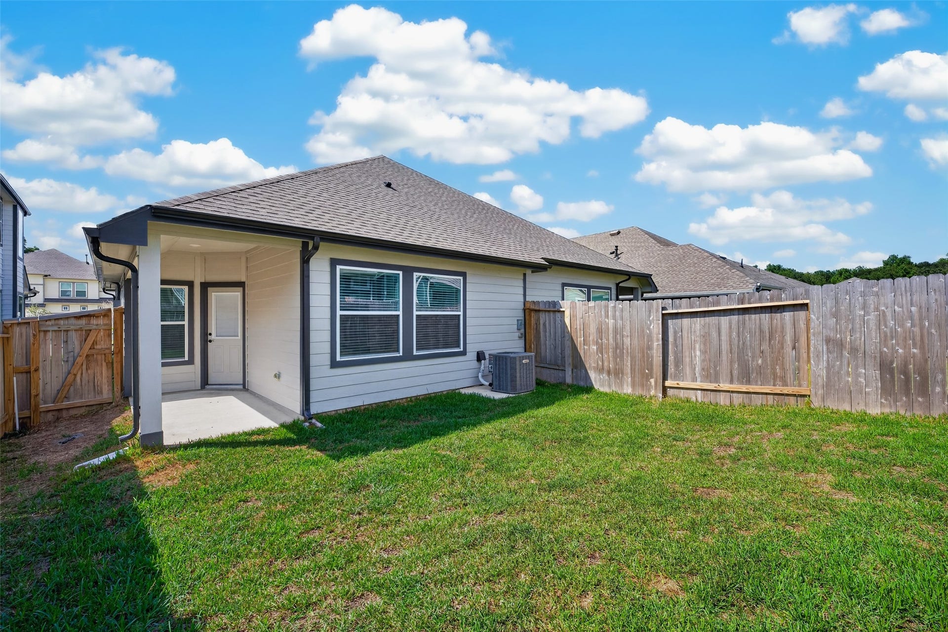 146 W Coralburst Loop, Montgomery, TX 77316 Backyard