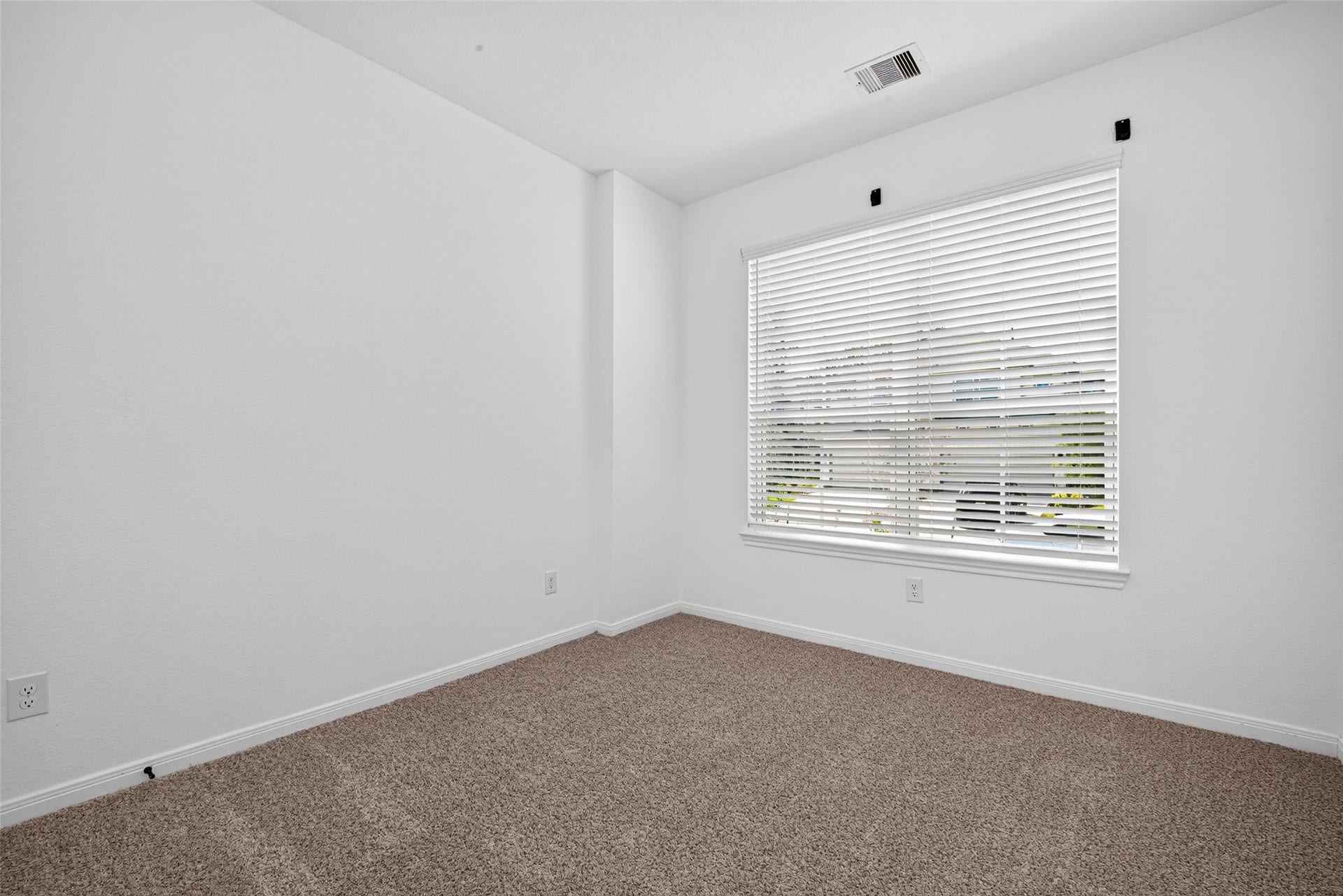 146 W Coralburst Loop, Montgomery, TX 77316 Secondary bedroom