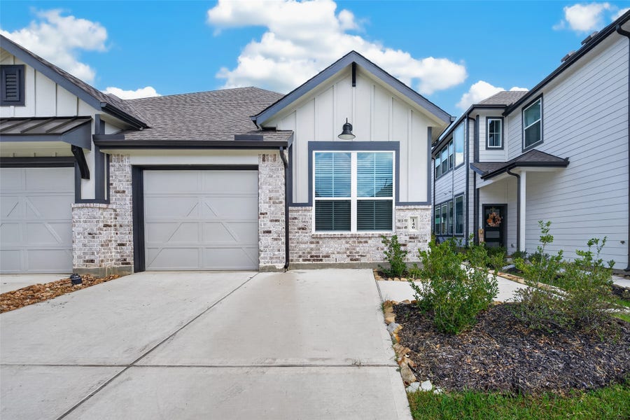 Property photo for 146 W Coralburst Loop, Montgomery, TX