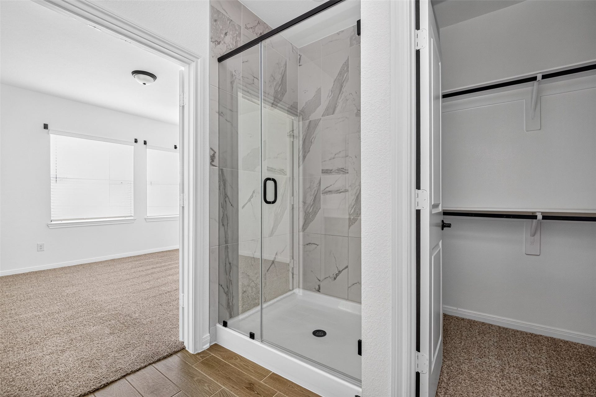 146 W Coralburst Loop, Montgomery, TX 77316 Primary bath shower adn walking closer