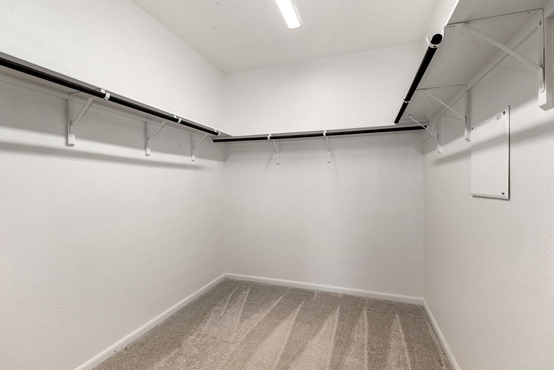 2715 Chestnut Oak Circle, Katy, TX 77494 Spacious walk-in closet.