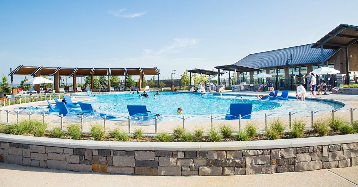 2715 Chestnut Oak Circle, Katy, TX 77494 Resort style swimming pool