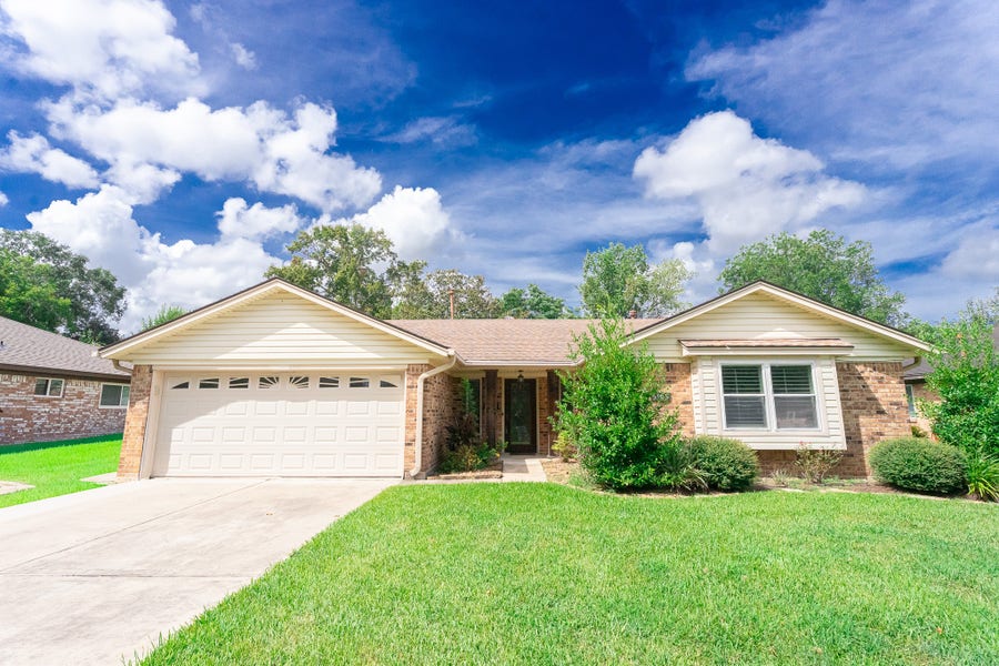 Property photo for 5105 Apple Springs Drive, Pearland, TX