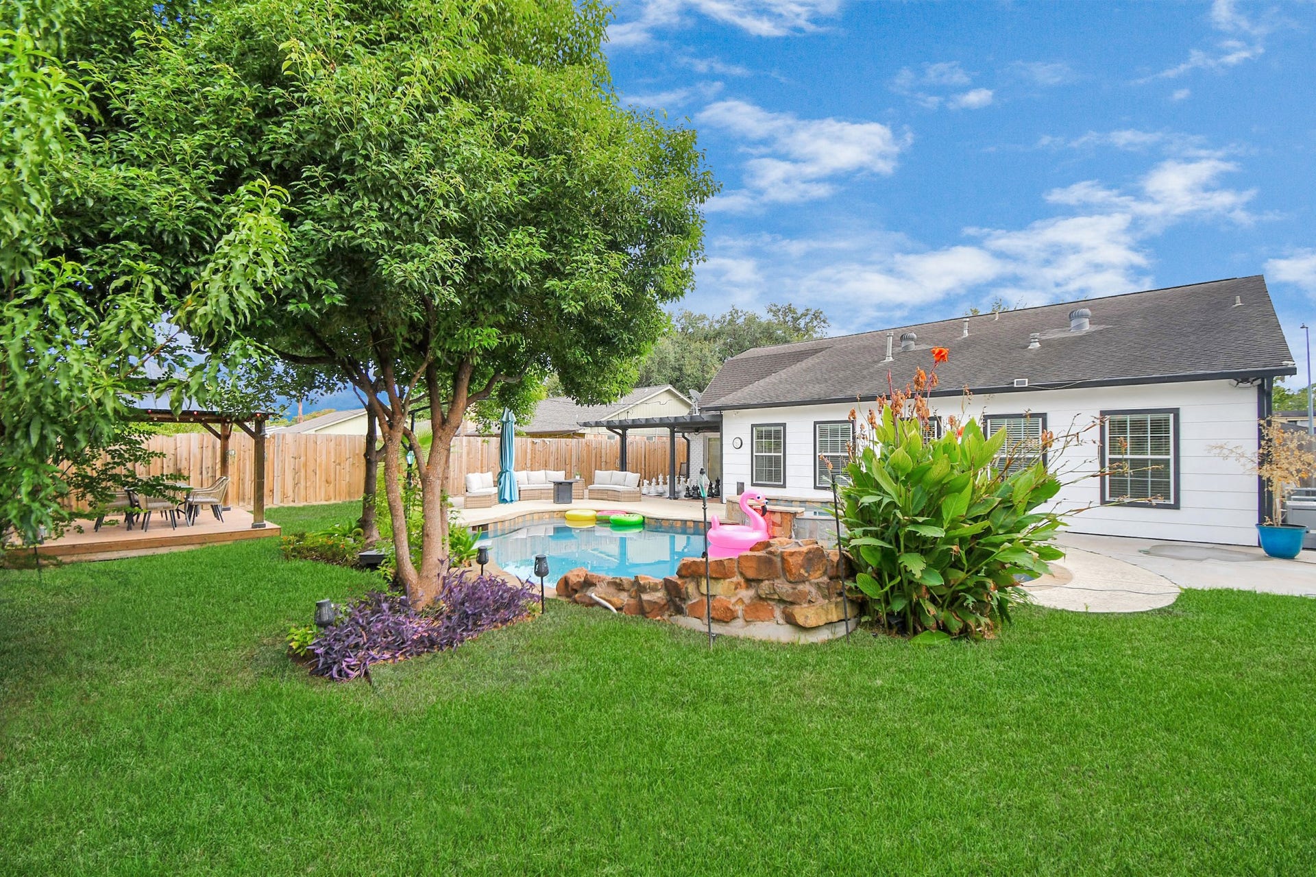 9606 Beverlyhill Street, Houston, TX 77063