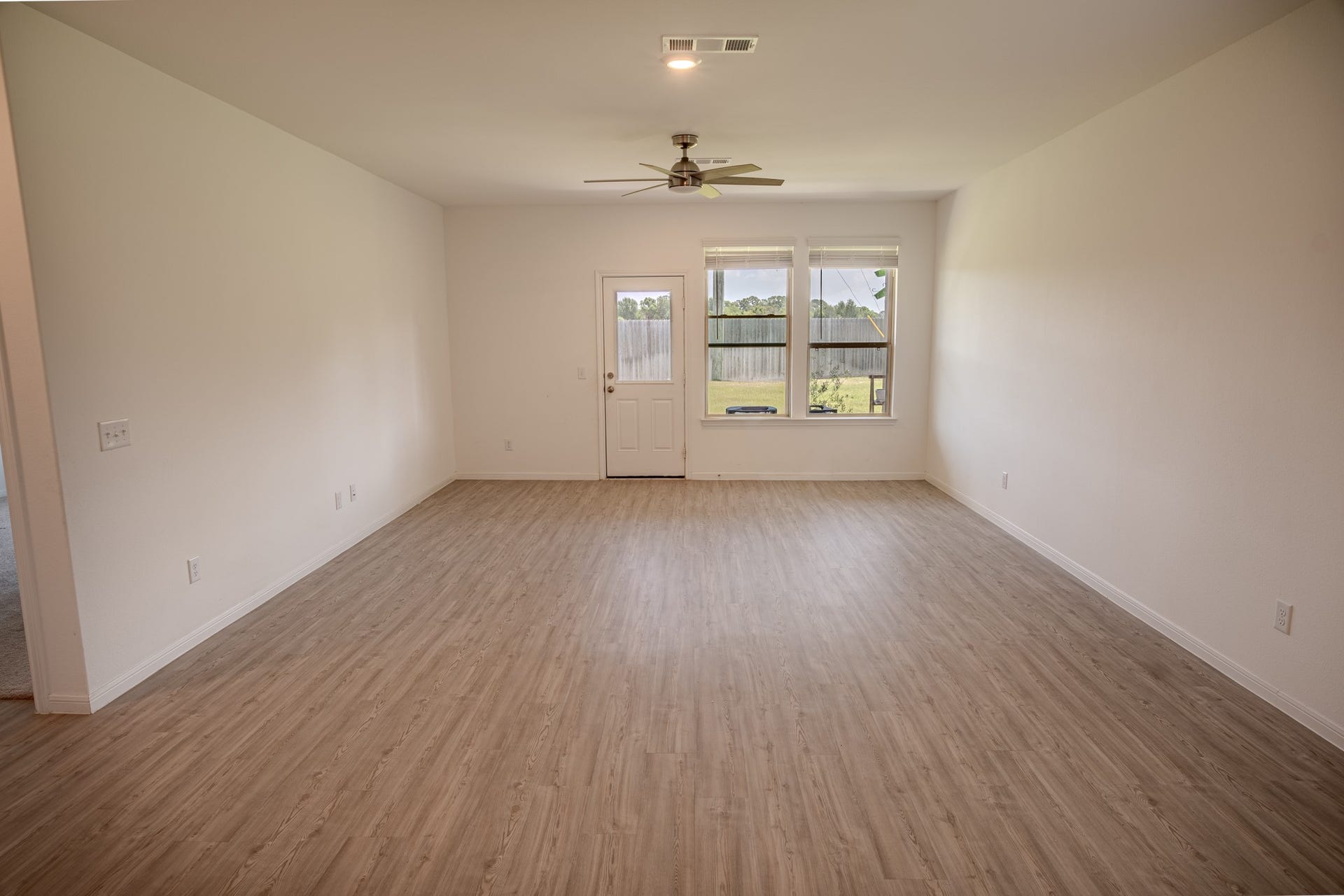 3111 Clydesdale Drive, Alvin, TX 77511 3111 Clydesdale Drive, Alvin, TX 77511