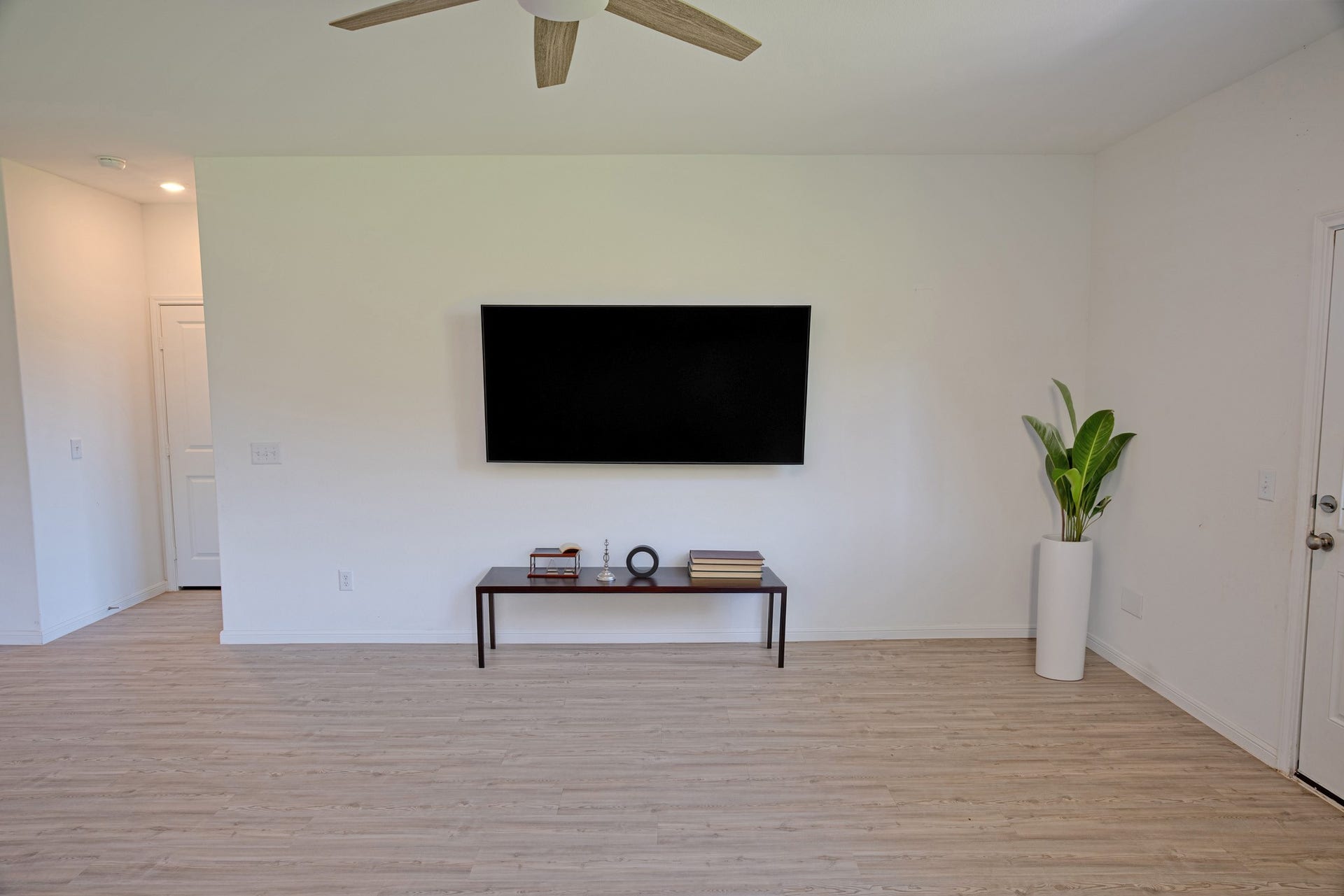 3111 Clydesdale Drive, Alvin, TX 77511 Virtually Staged