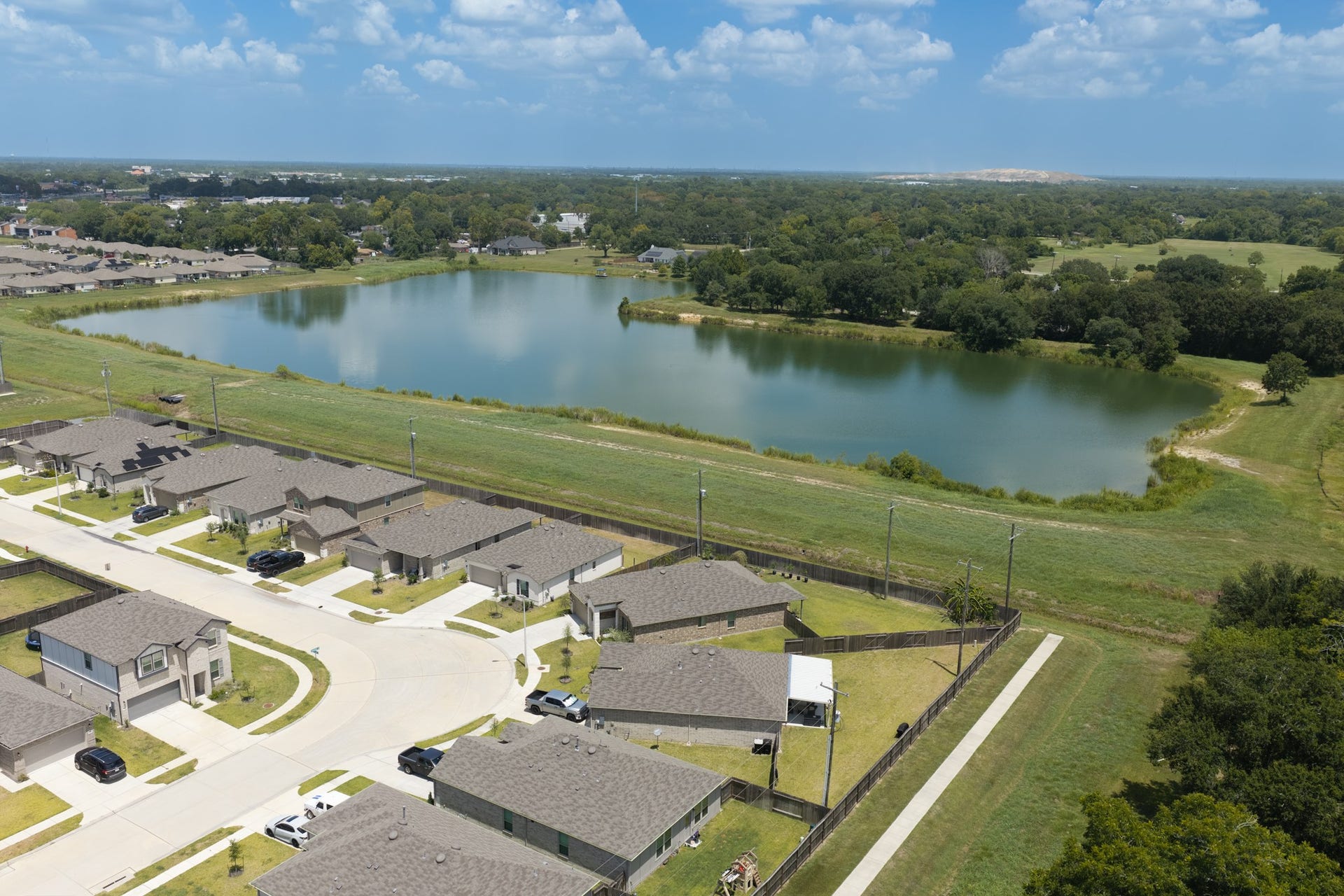 3111 Clydesdale Drive, Alvin, TX 77511 3111 Clydesdale Drive, Alvin, TX 77511