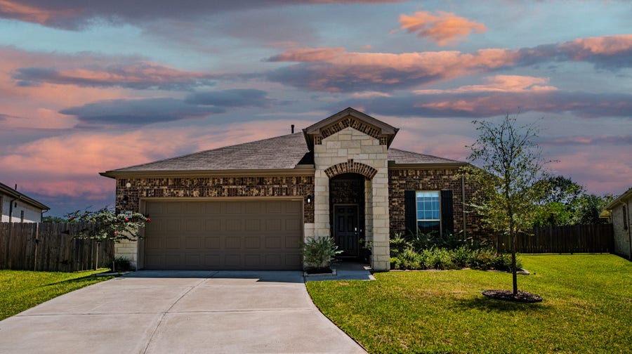 Property photo for 3111 Clydesdale Drive, Alvin, TX