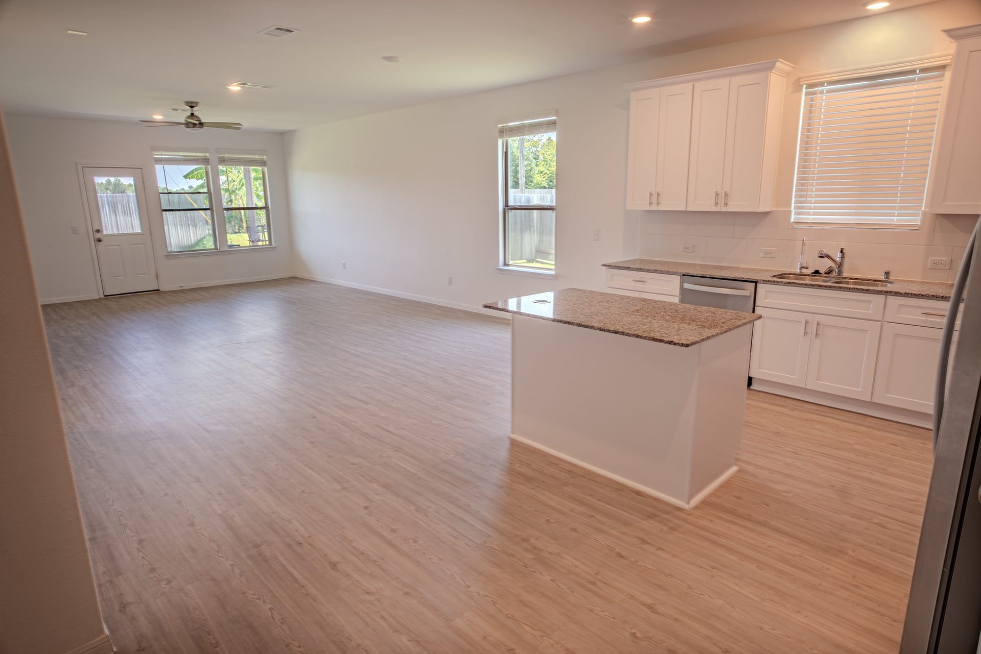 3111 Clydesdale Drive, Alvin, TX 77511 3111 Clydesdale Drive, Alvin, TX 77511