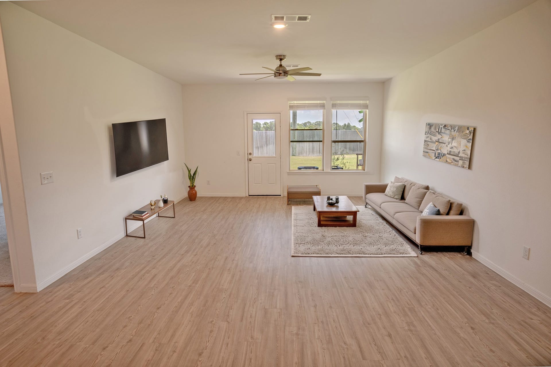 3111 Clydesdale Drive, Alvin, TX 77511 Virtually Staged